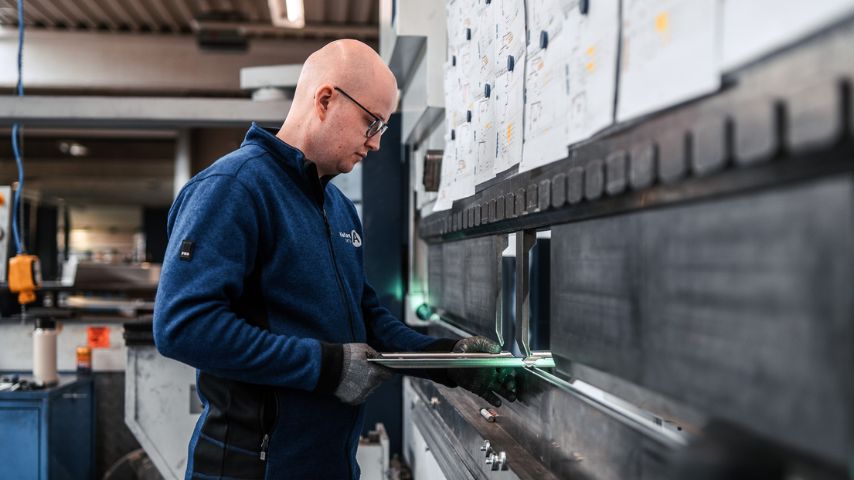 Fertigung von Aluminium Bauteilen im Dachbereich durch ALU-Kanttechnik