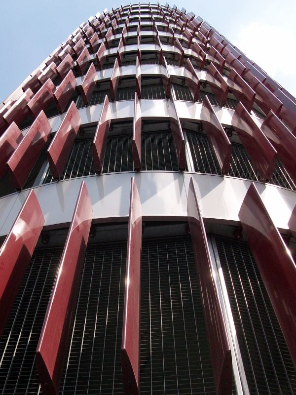 Parkhaus Fassade aus Aluminium, Sonderanfertigung individuell durch ALU-Kanttechnik
